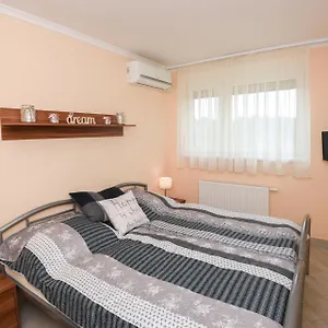  Apartament Rozsa Voelgy